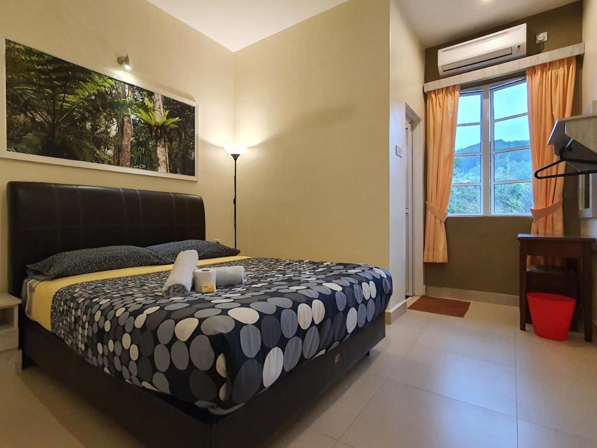 Fathers Guesthouse Bungalow Камерън Хайлендс Екстериор снимка